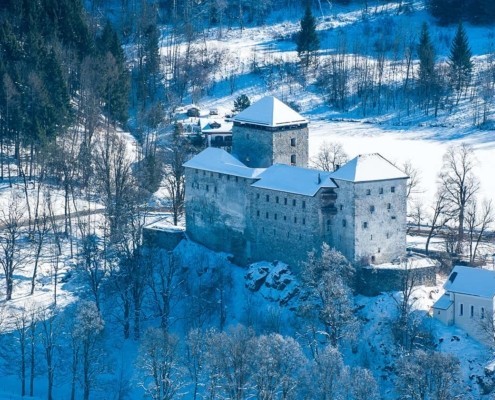 Burg Kaprun ist mit dem Auto leicht erreichbar