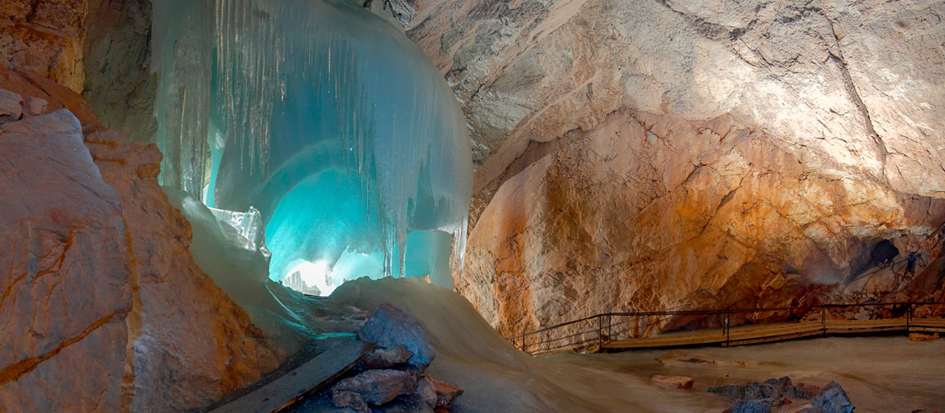 Eisriesenwelt Werfen speziell im Sommer