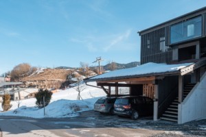 Carportplatz für 2 Autos in deiner Unterkunft Apart Herzog Leogang Asitz