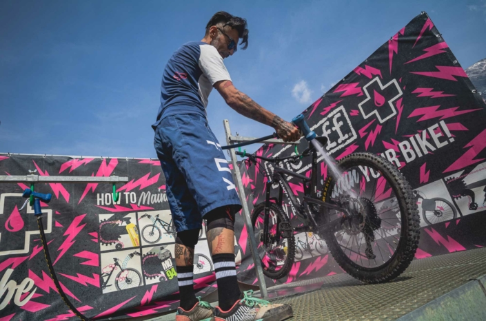 Bikewash an der Talstation Steinbergbahn Unterkunft Apart Herzog