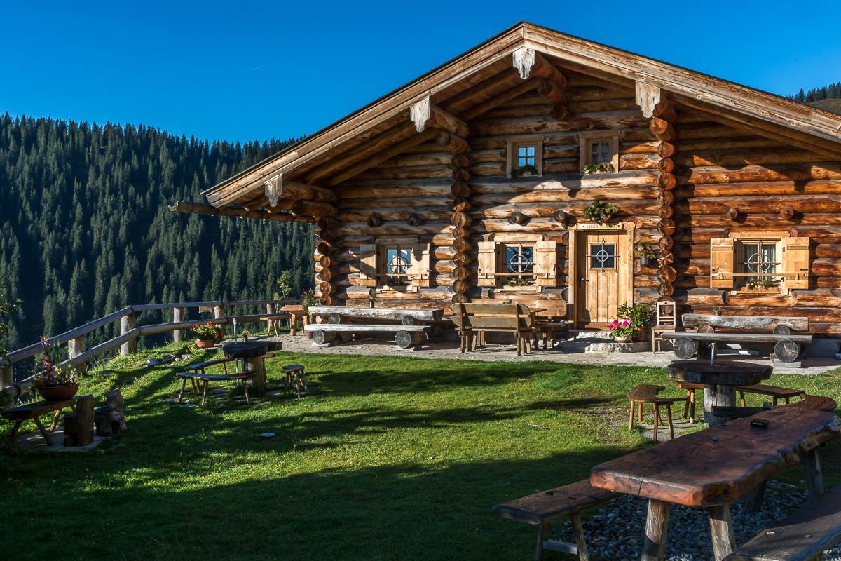 Ferienhaus Apart Herzog hiken zur Lindlalm Leogang