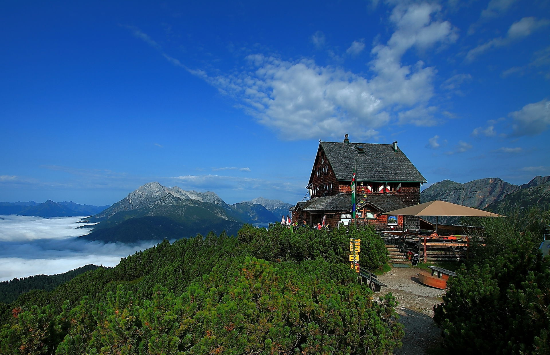 Wanderweg im Sommer zur Wiechenthaler Hütte Apart Herzog