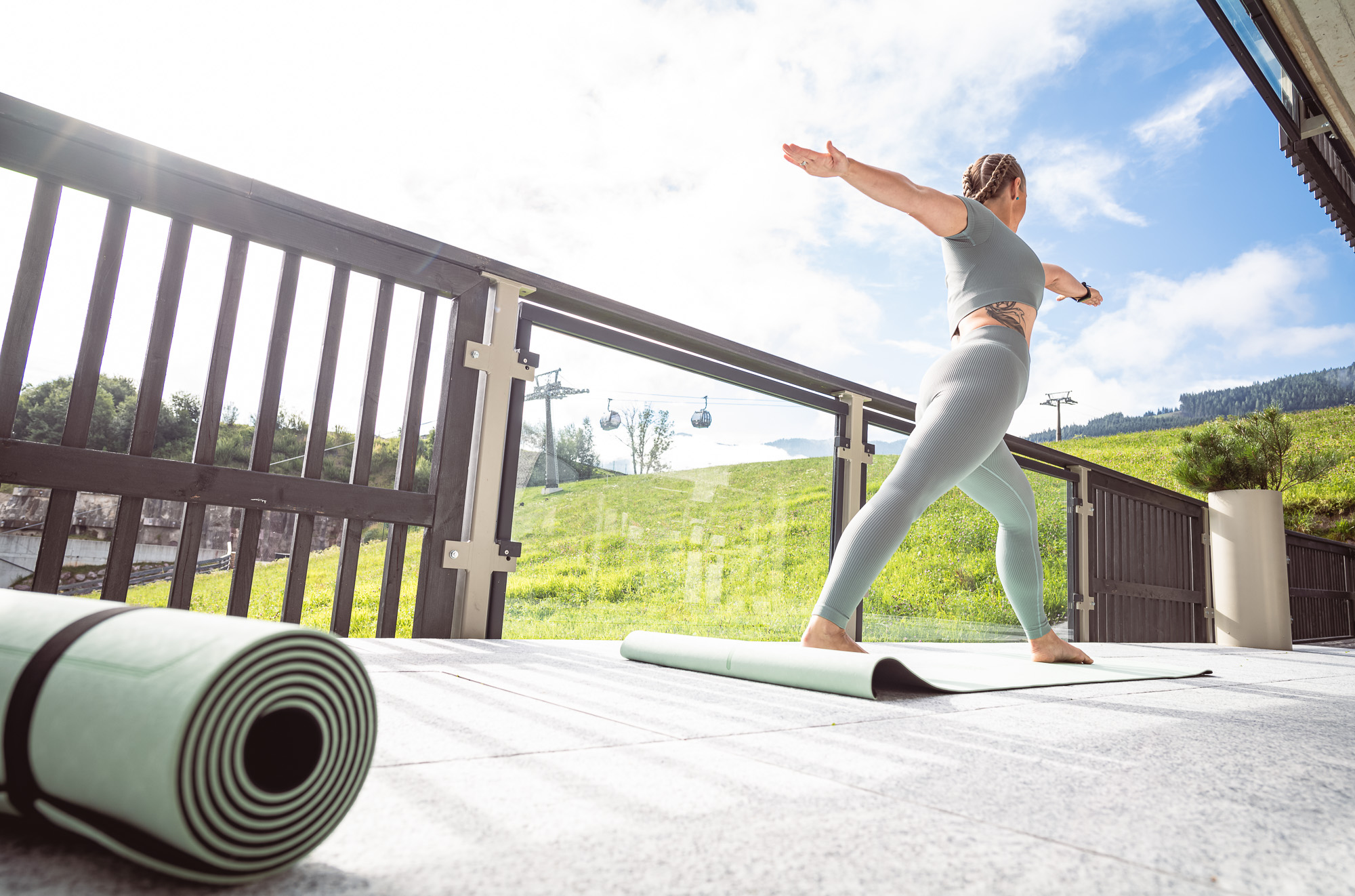 Yoga im Sommer auf der Terrasse Parterre Apart Herzog