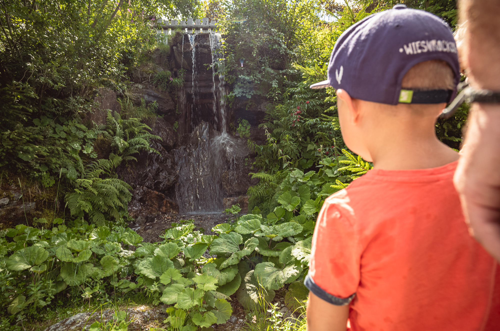 Wasserfall im Sinnepark von Leogang